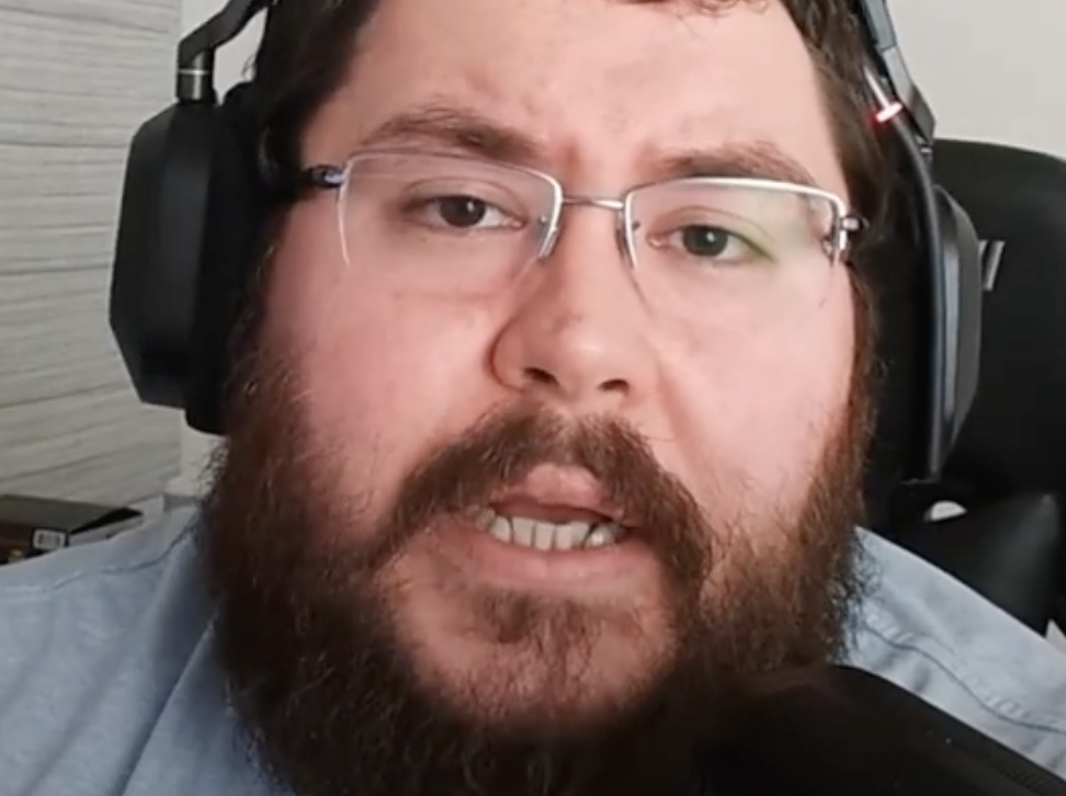 In Weird Move, Gamer Fraud Elon Musk Admits to Random Fatso That He is a Complete Fraud